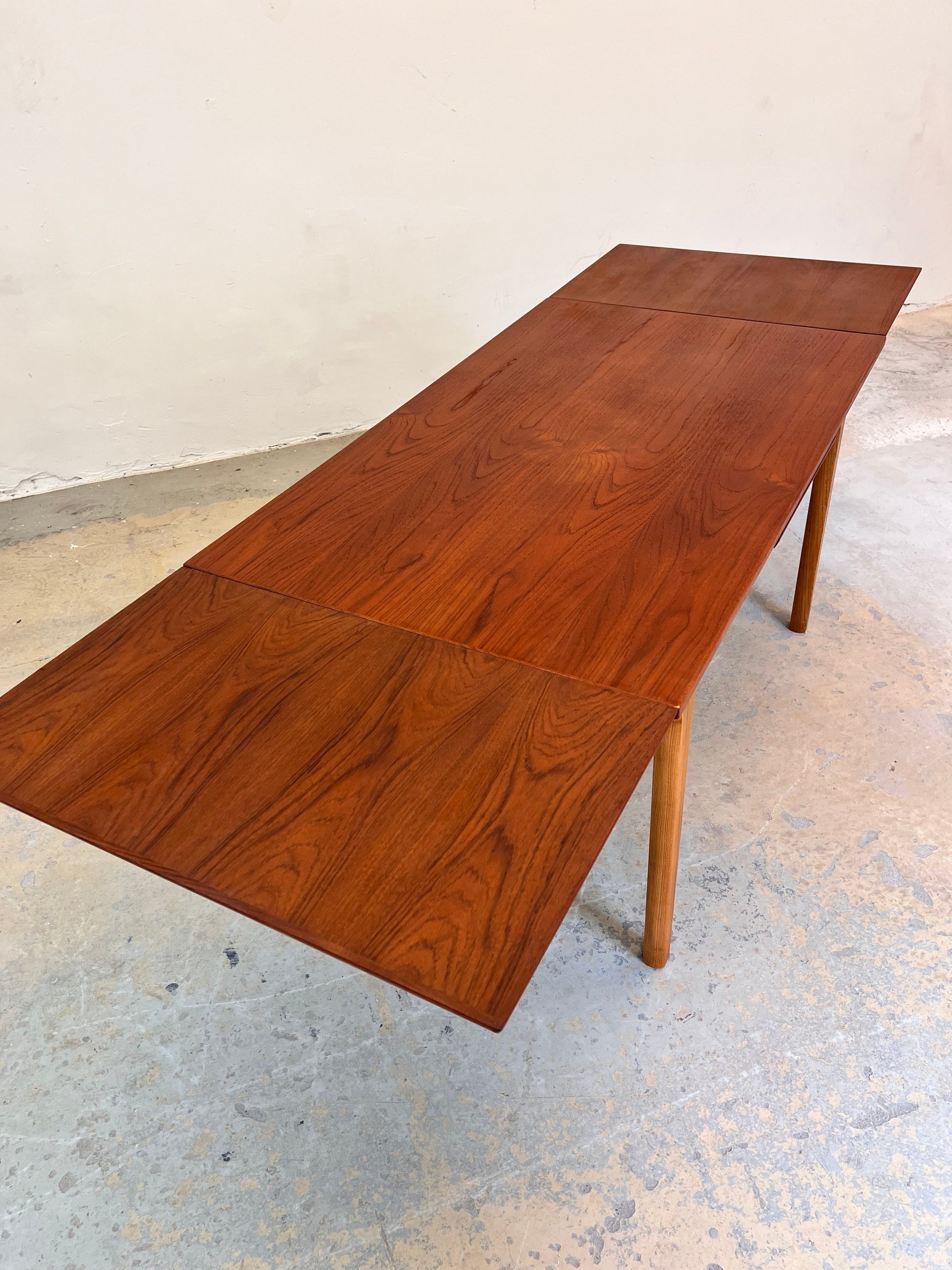 Vintage Ausziehtisch von Johannes Andersen aus Teak