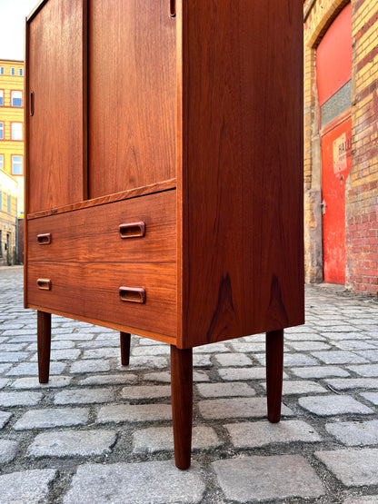 Vintage Schrank Teak mit Schiebetüren und Schubladen aus Dänemark