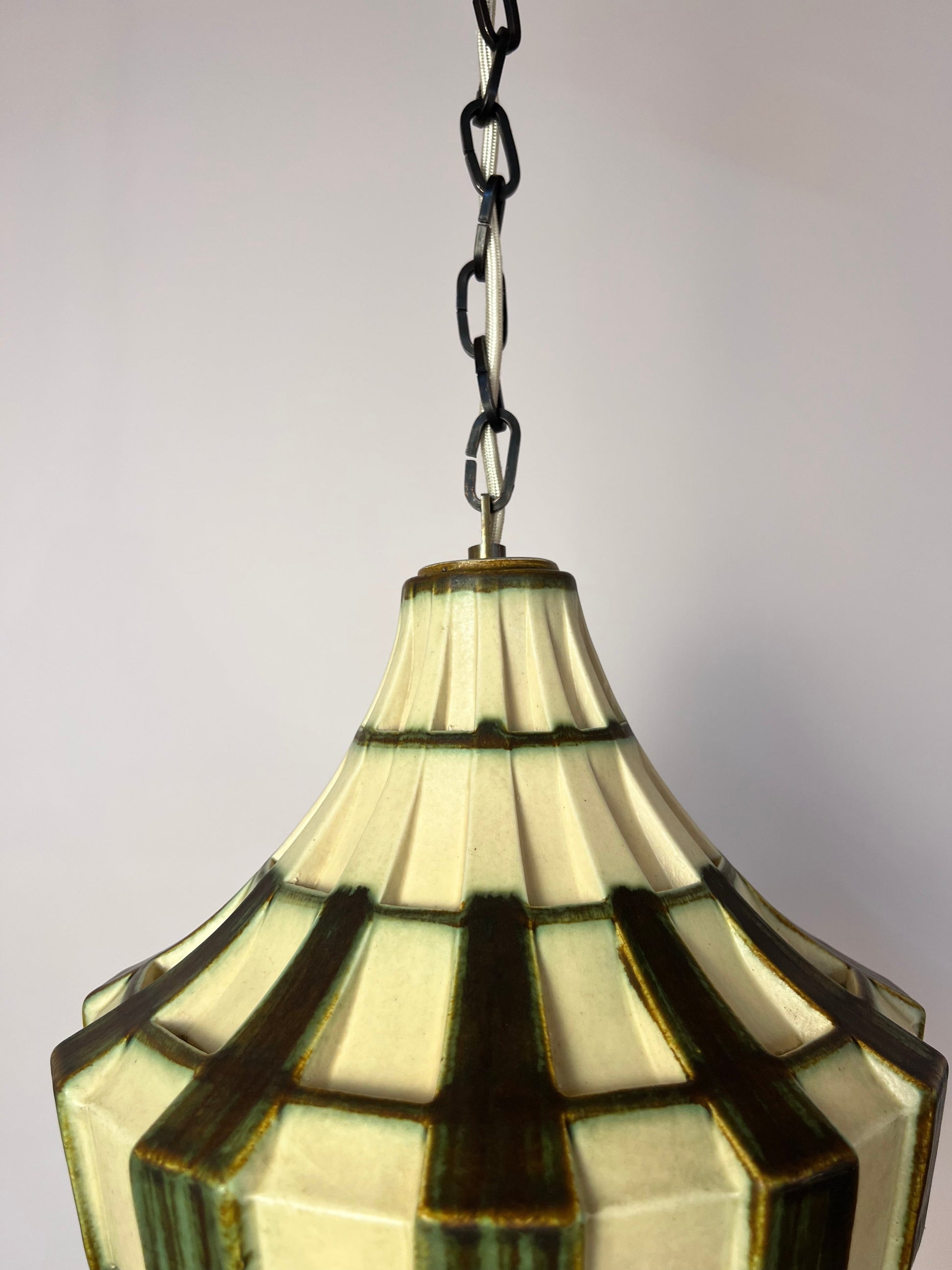 Vintage Hängelampe Keramik creme und grün mit Kette und Baldachin