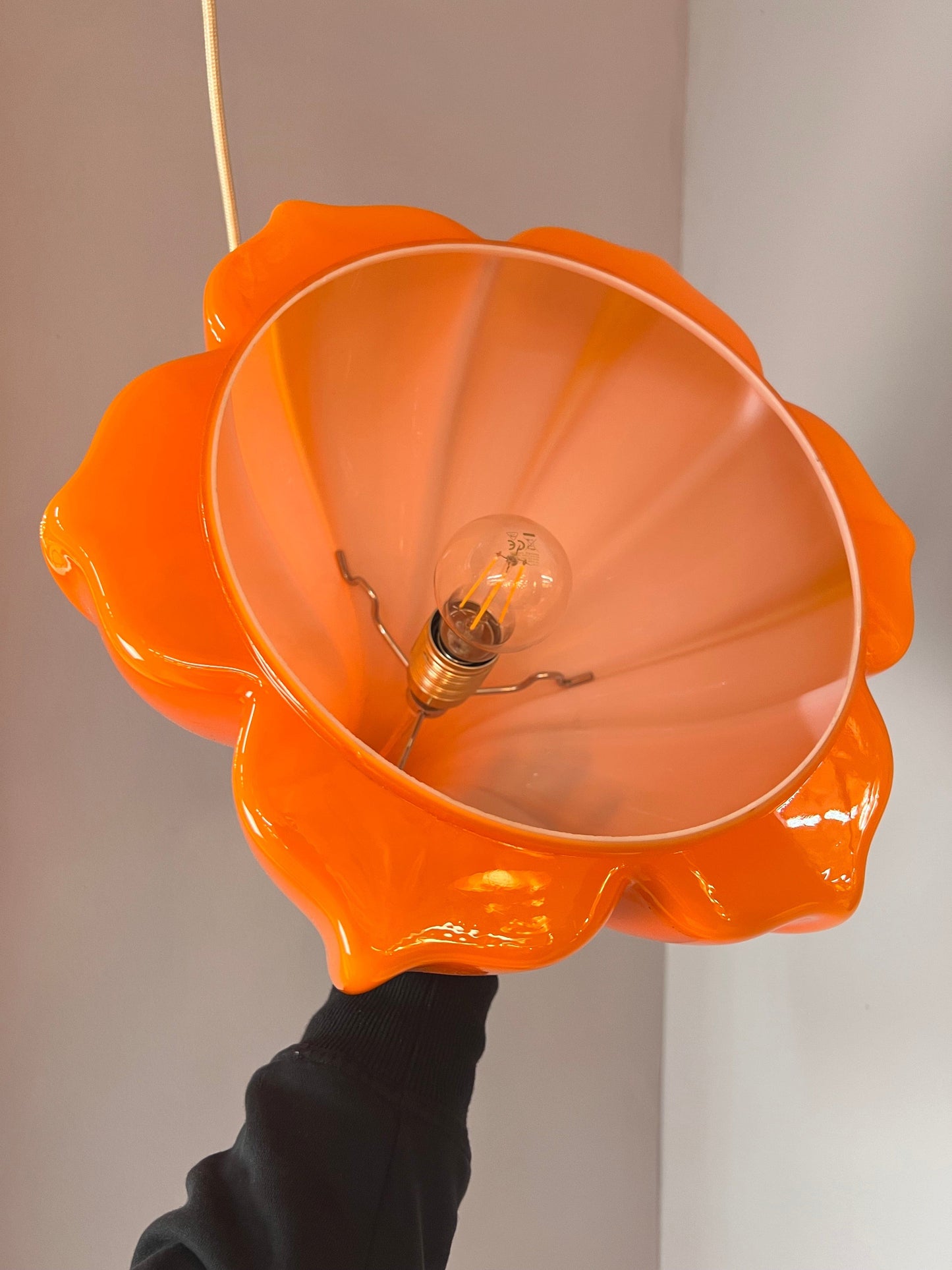 Lampe fleur vintage en verre orange par Peill+Putzler