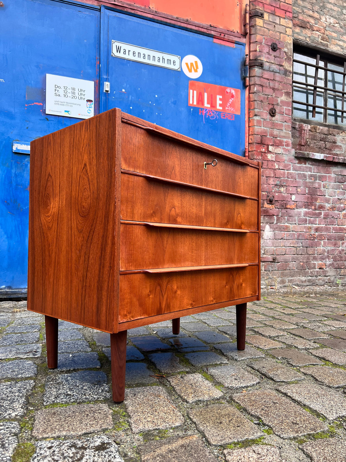 Vintage Kommode Teak mit Schloss aus Dänemark