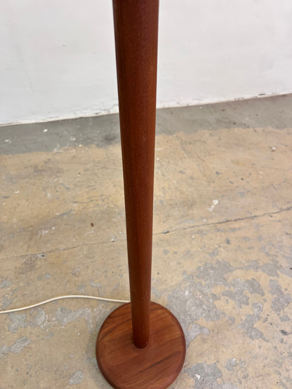 Vintage Stehlampe Teak mit verziertem Stoffschirm aus Dänemark