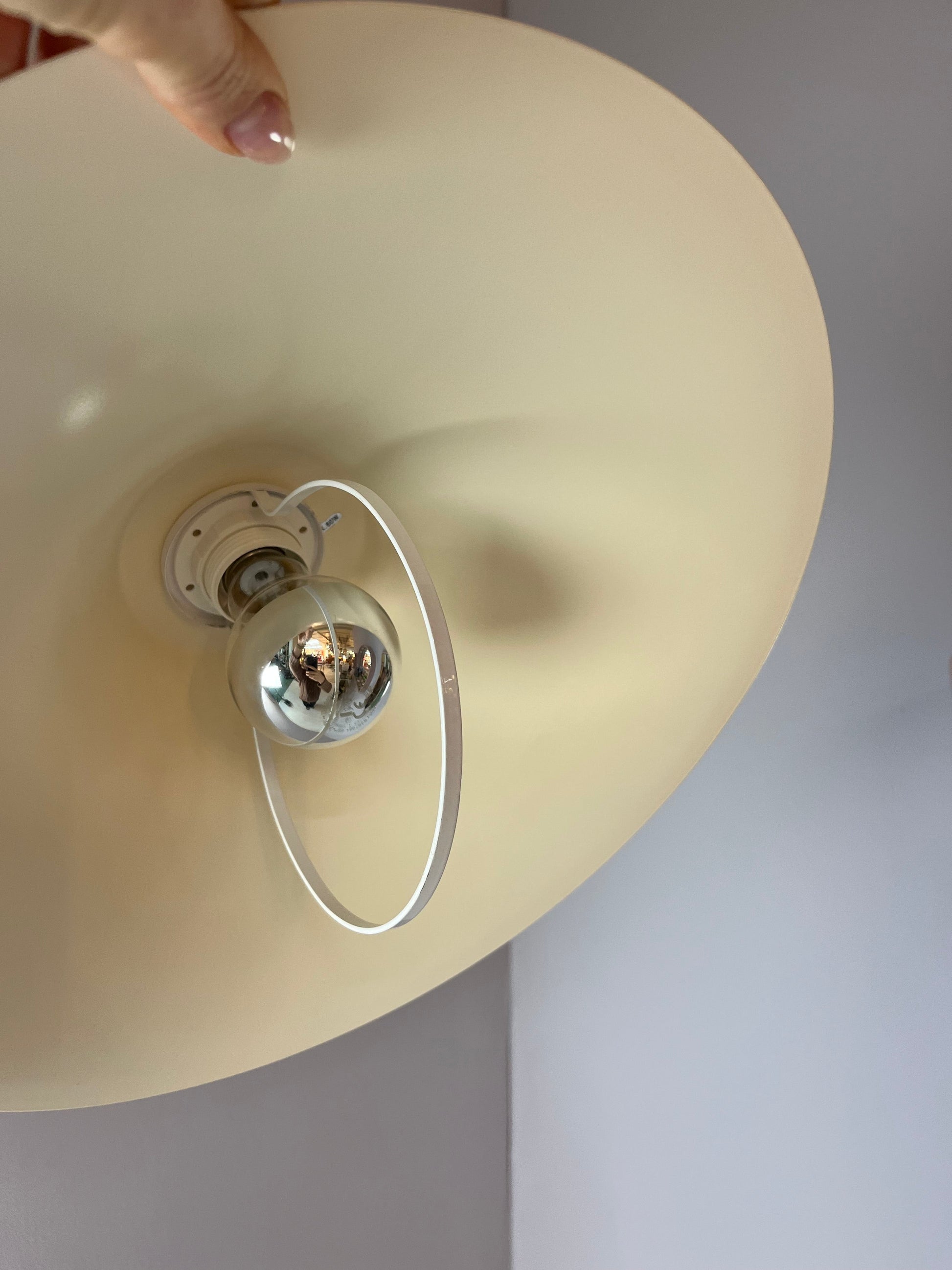 Vintage Hängelampe weiß aus Dänemark