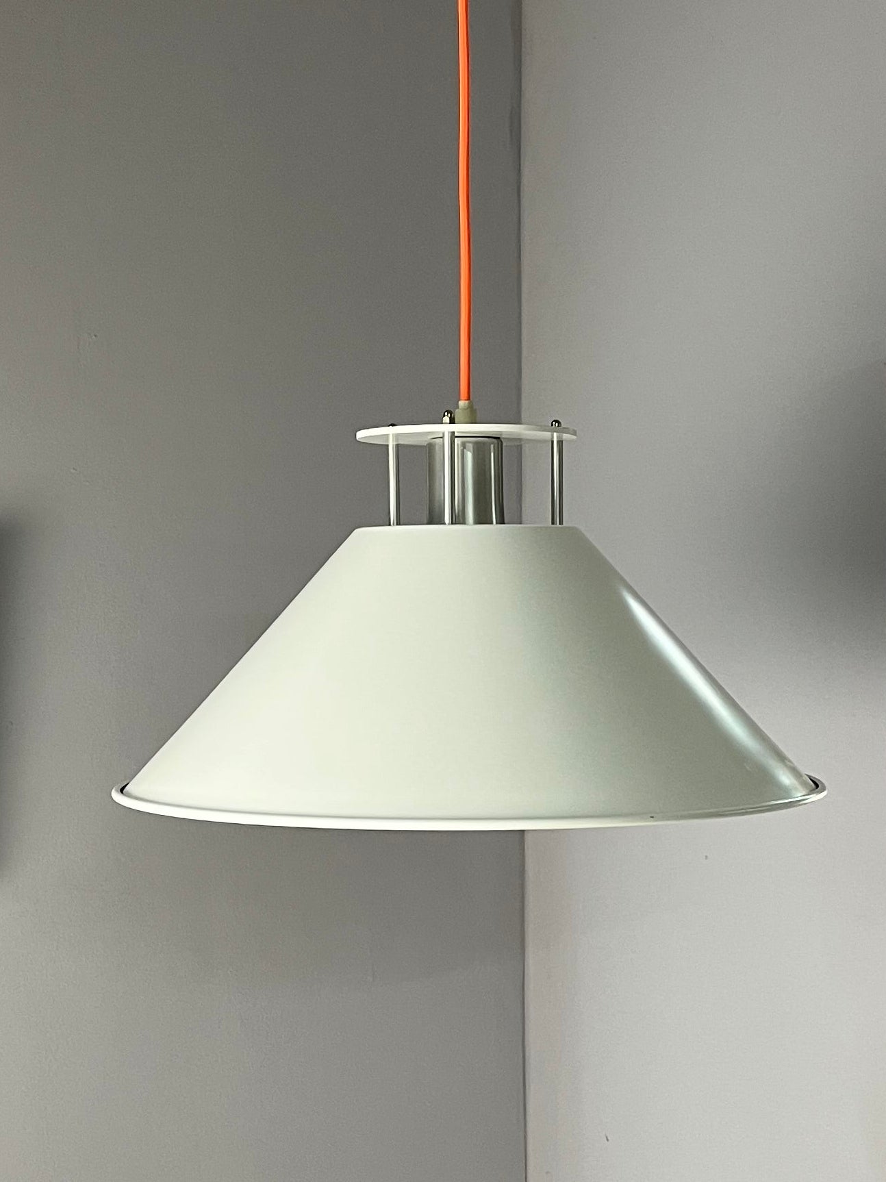 Hängelampe weiß von C.F. Möller Architects für Nordisk Solar