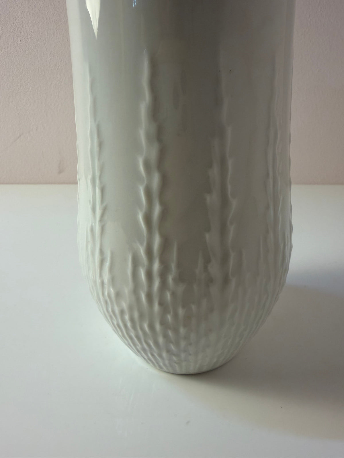 Porzellanvase Relief von Hans Achtziger für Hutschenreuther