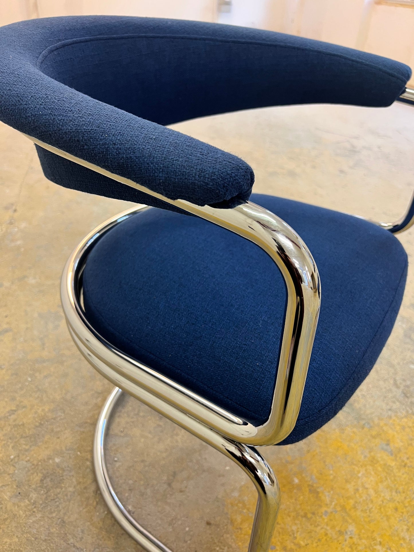 Vintage Freischwinger blau Chrom von unbekannt für unbekannt, neu gepolstert