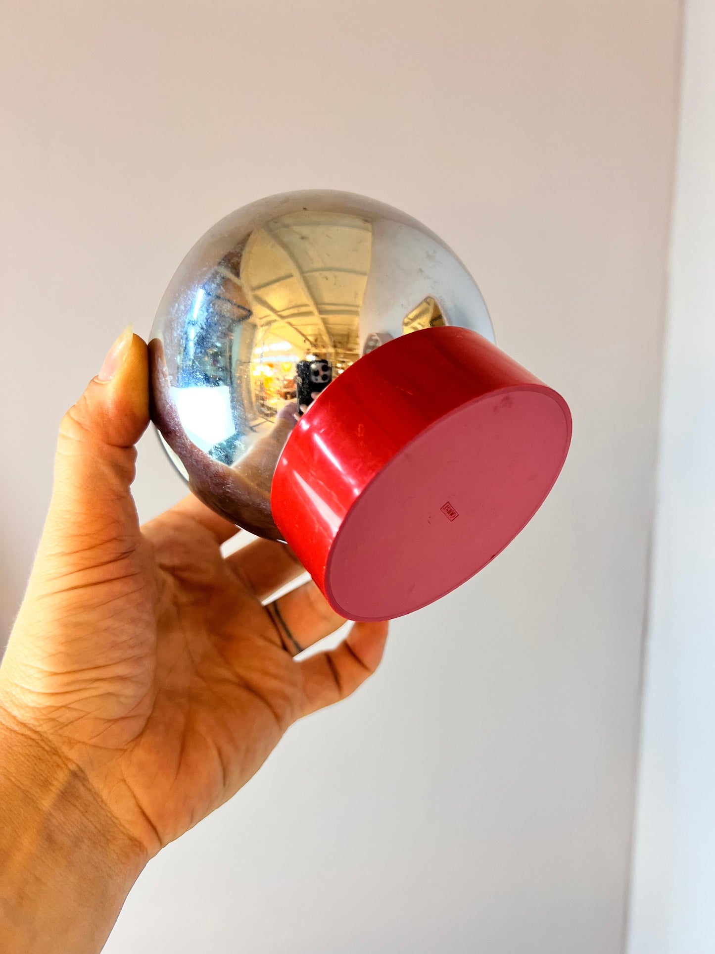 Vintage Kugelaschenbecher rot Chrom von Quist