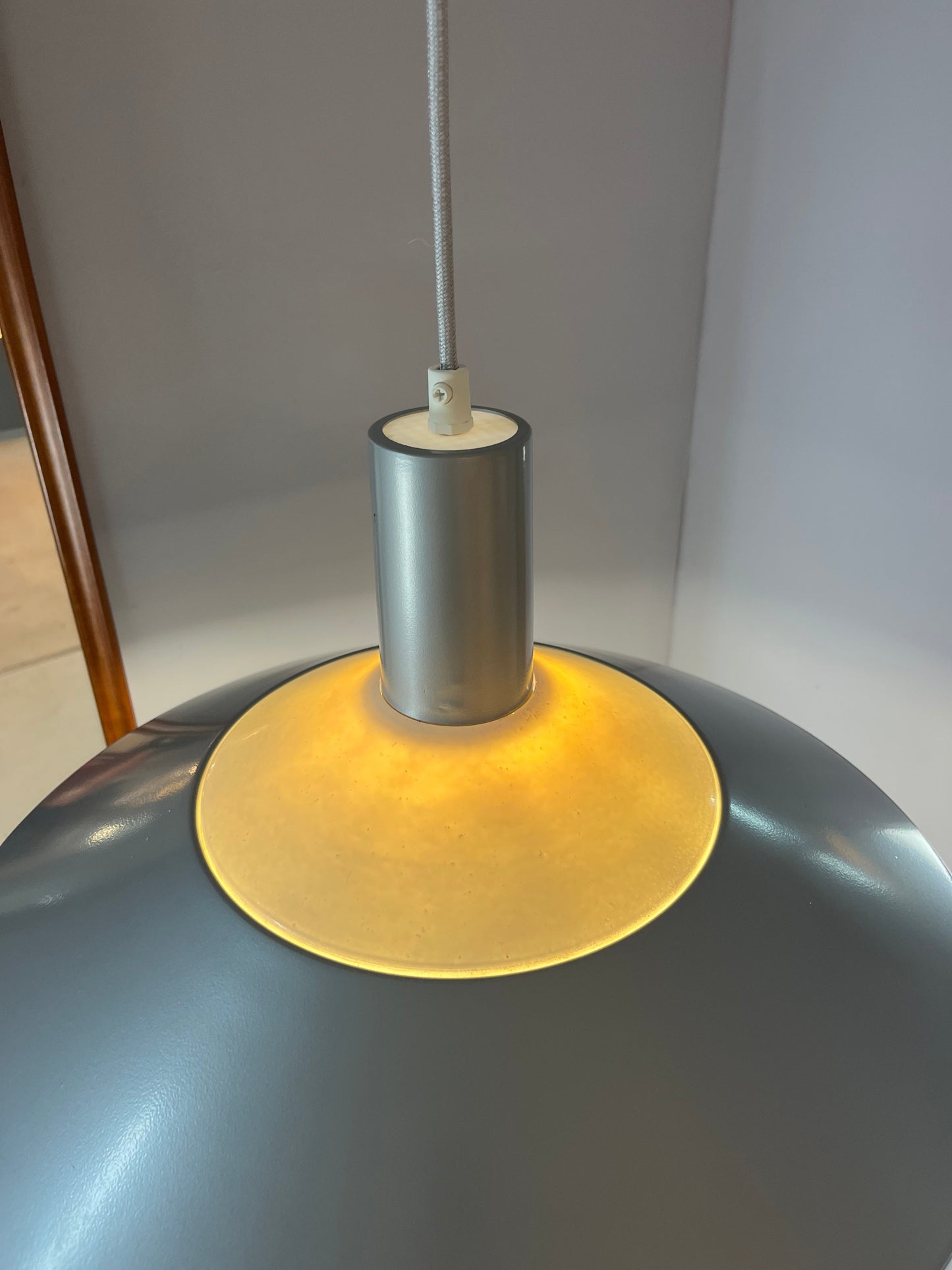 Suspension vintage modèle 118564 gris blanc par Louis Poulsen