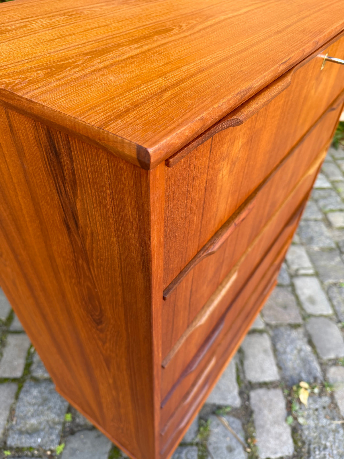 Tallboy Kommode Teak mit Schloss aus Dänemark