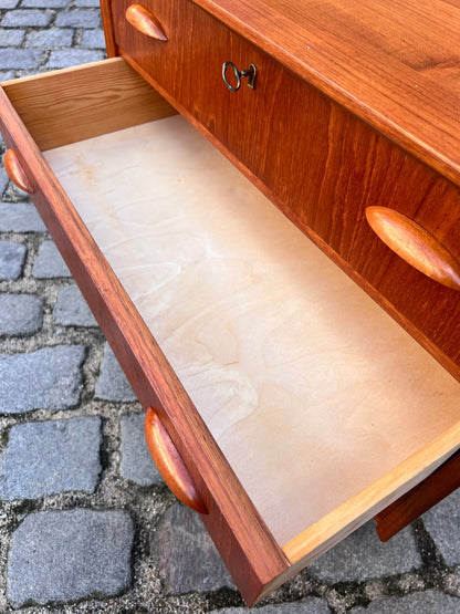 Vintage Kommode Muschelgriffe und Schloss Teak Dänemark