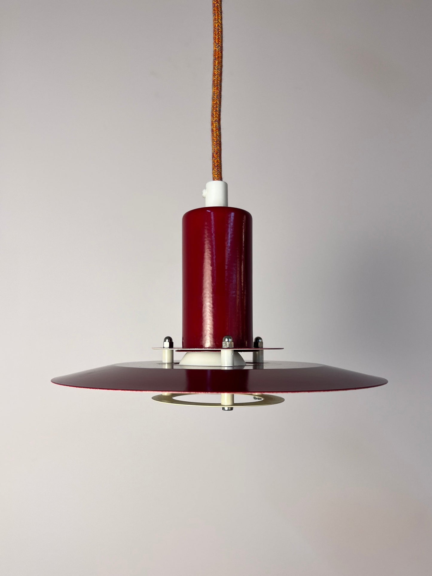 Vintage Lamellenlampe "4020" von Lyfa, dunkelrot