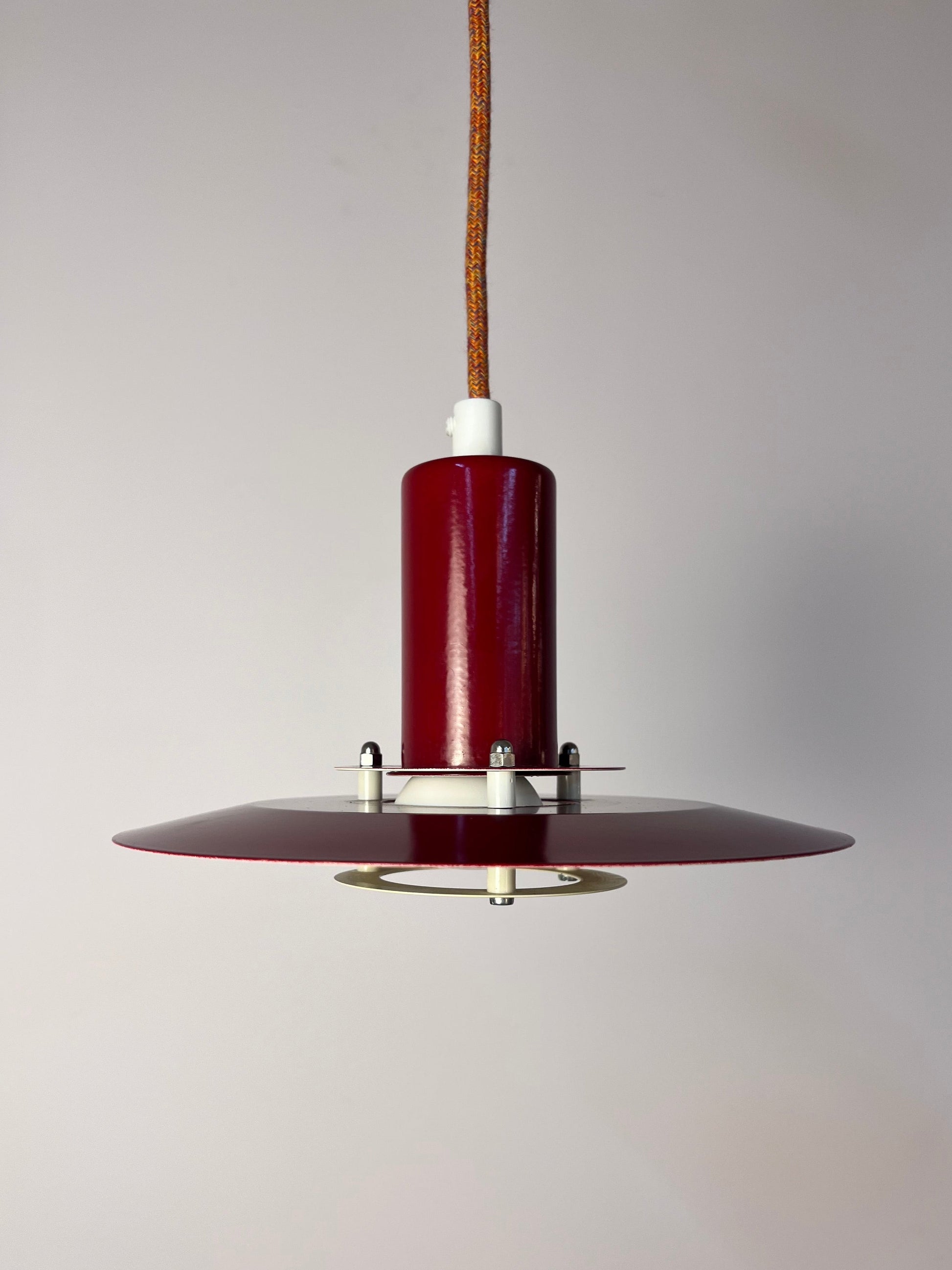 Vintage Lamellenlampe "4020" von Lyfa, dunkelrot