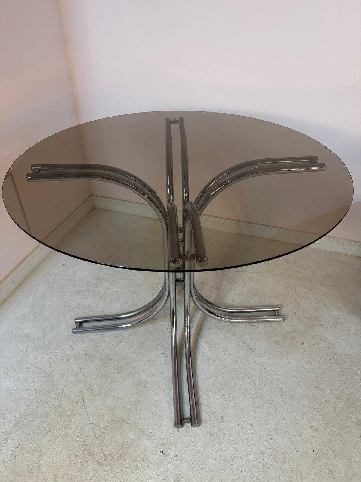 Vintage Esstisch Chrom und Rauchglas Space Age