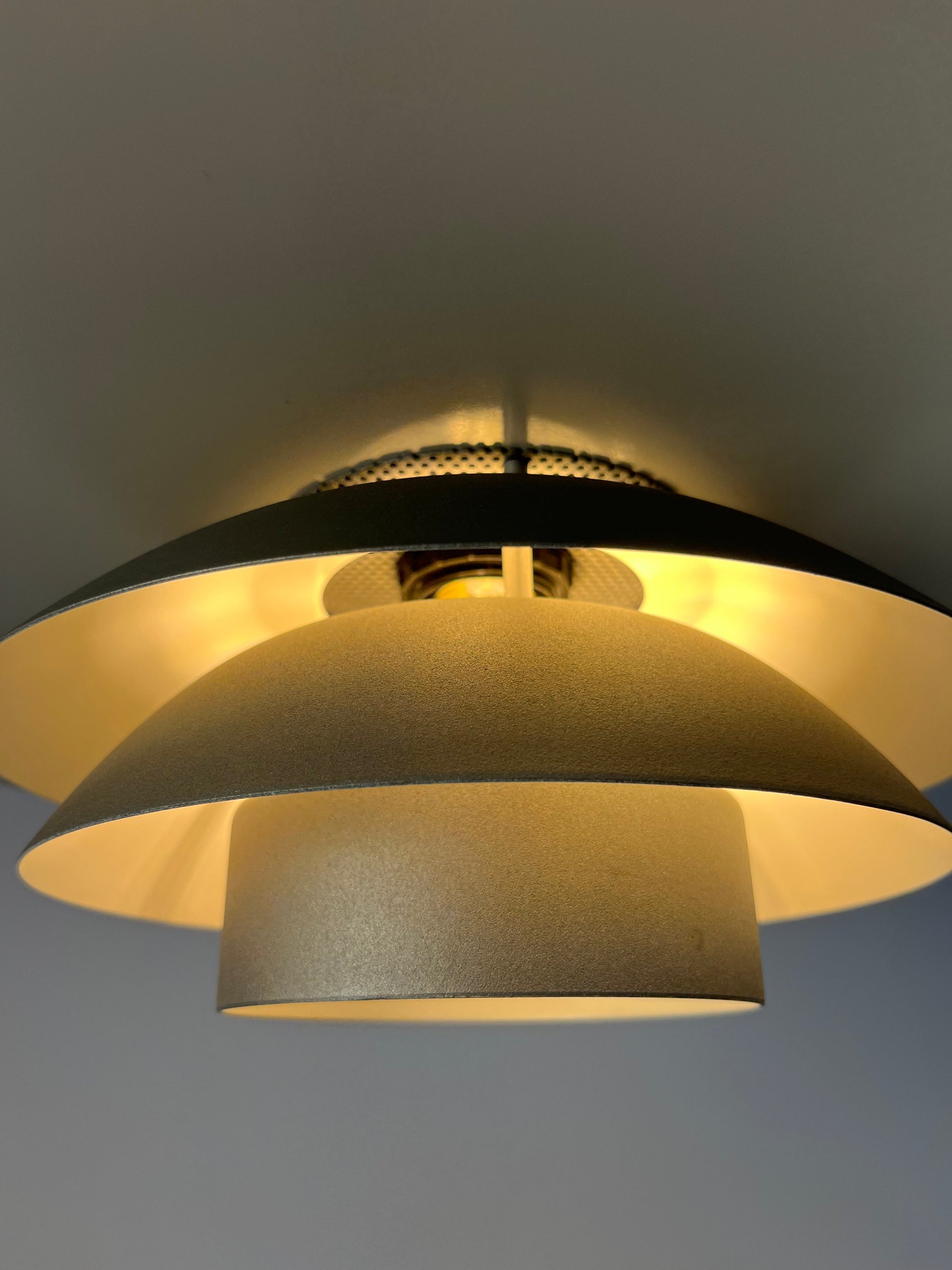 Vintage Hängelampe DE-LUX von Design Light grau