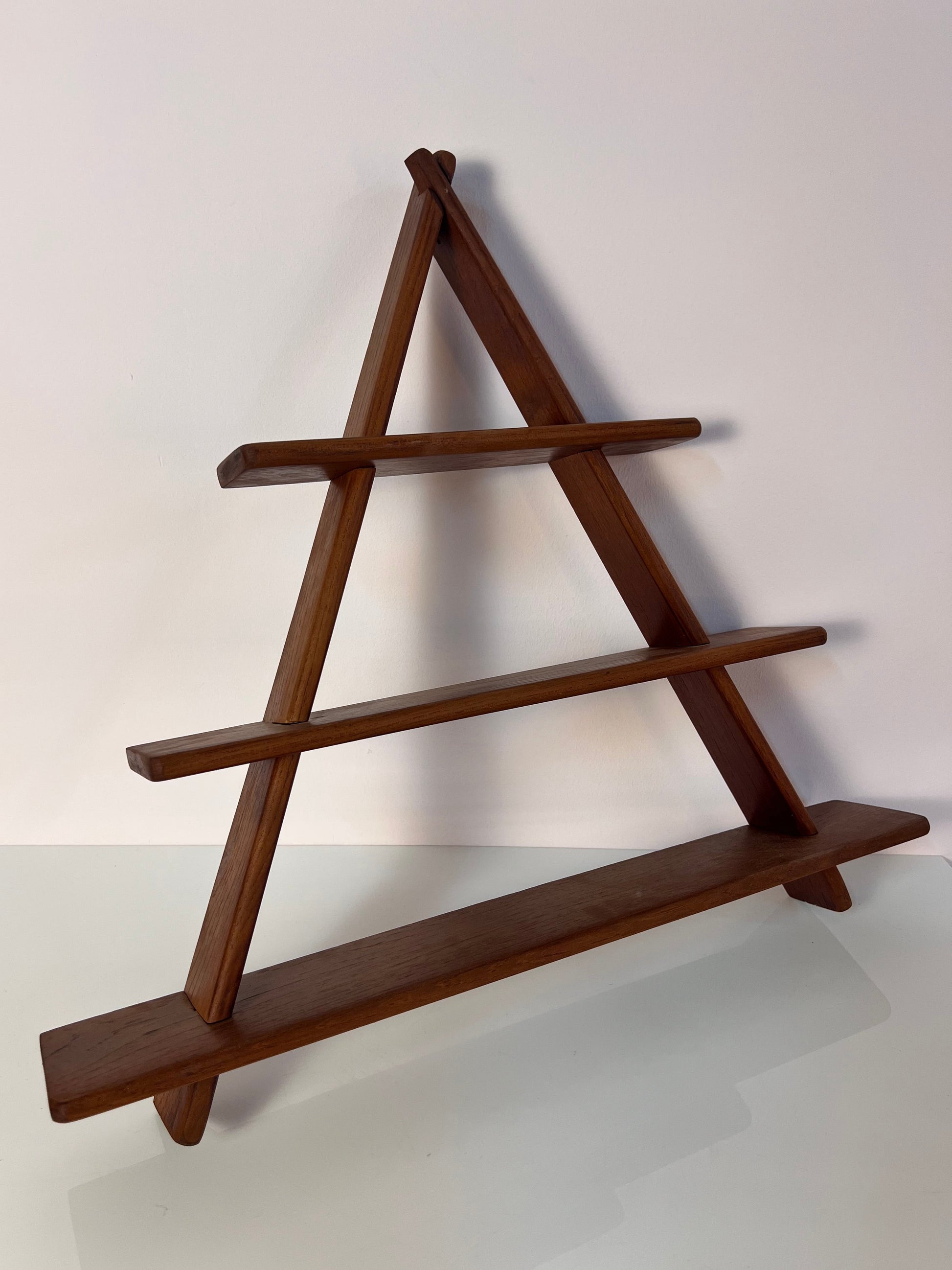 Vintage Wandregal Dreieck aus Teak aus Dänemark