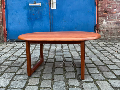 Vintage Couchtisch oval von Niels Bach für Niels Bach aus Teak