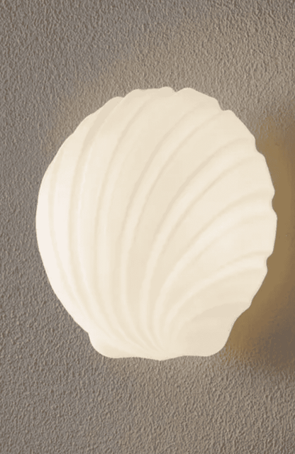 Shell vintage wall lamp made of ceramic for stylish rooms