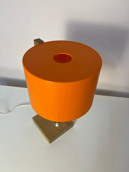 Vintage Schreibtischlampe in Orange und Eiche von Luxus Vittsjö