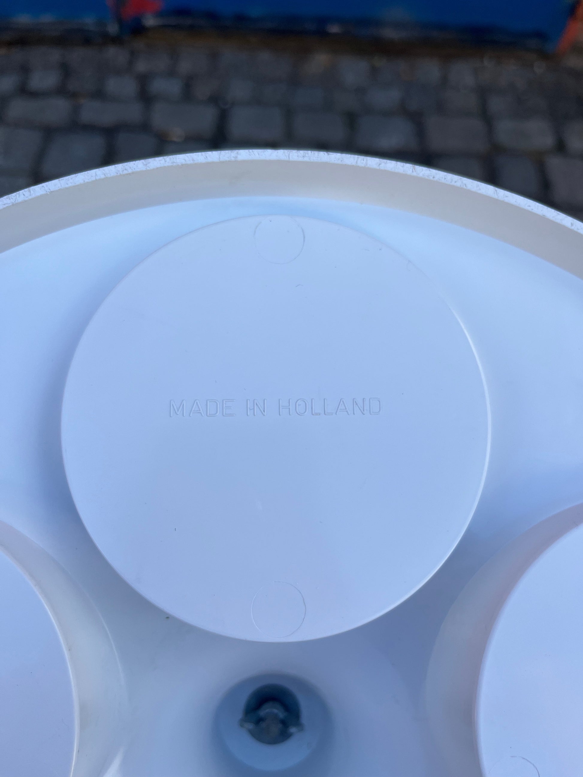 Flaschenhalter Beistelltisch weiß von Flair Holland