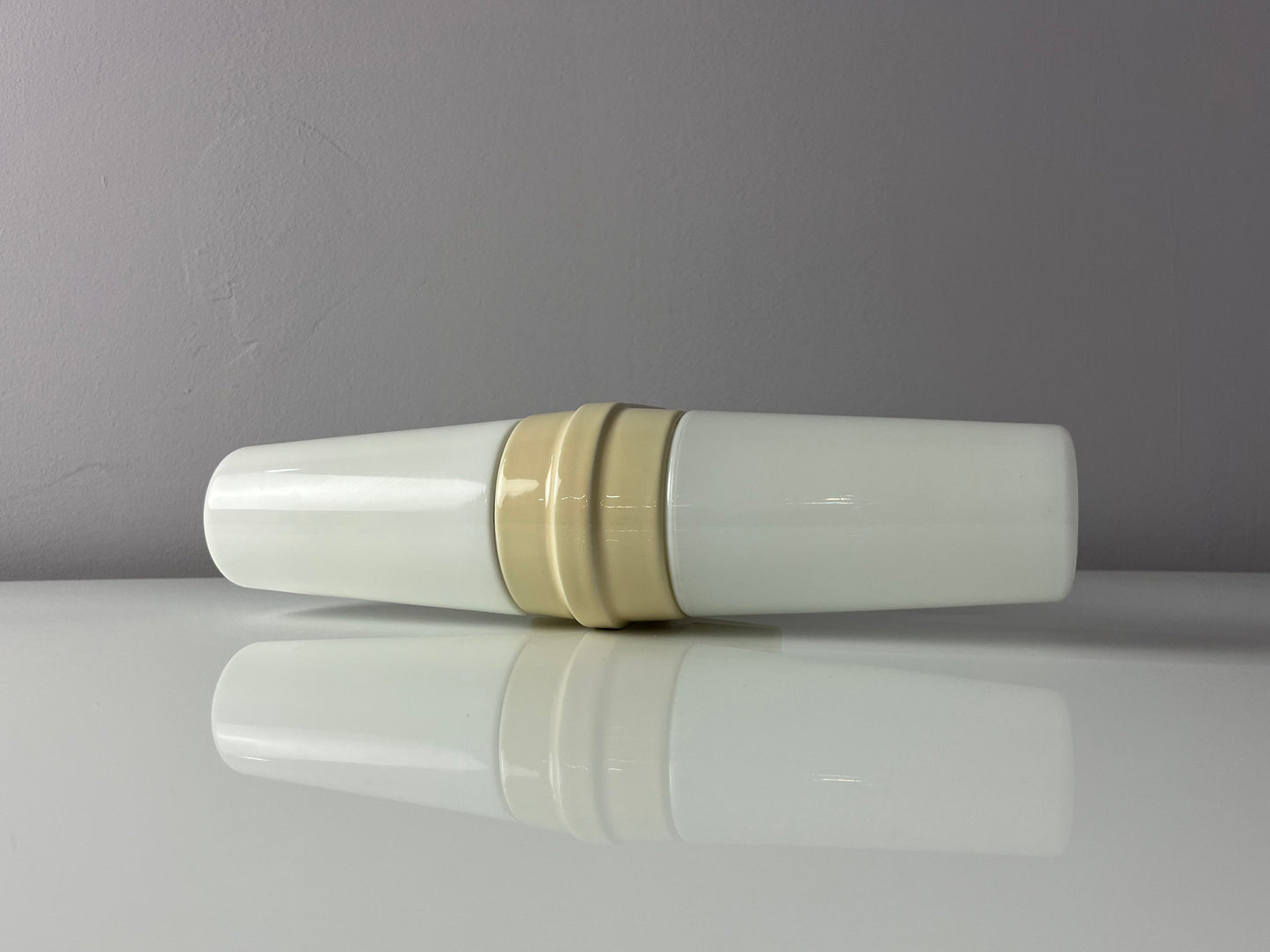 Vintage Wandlampe Modell 6060 von Sigvard Bernadotte für Ifö creme