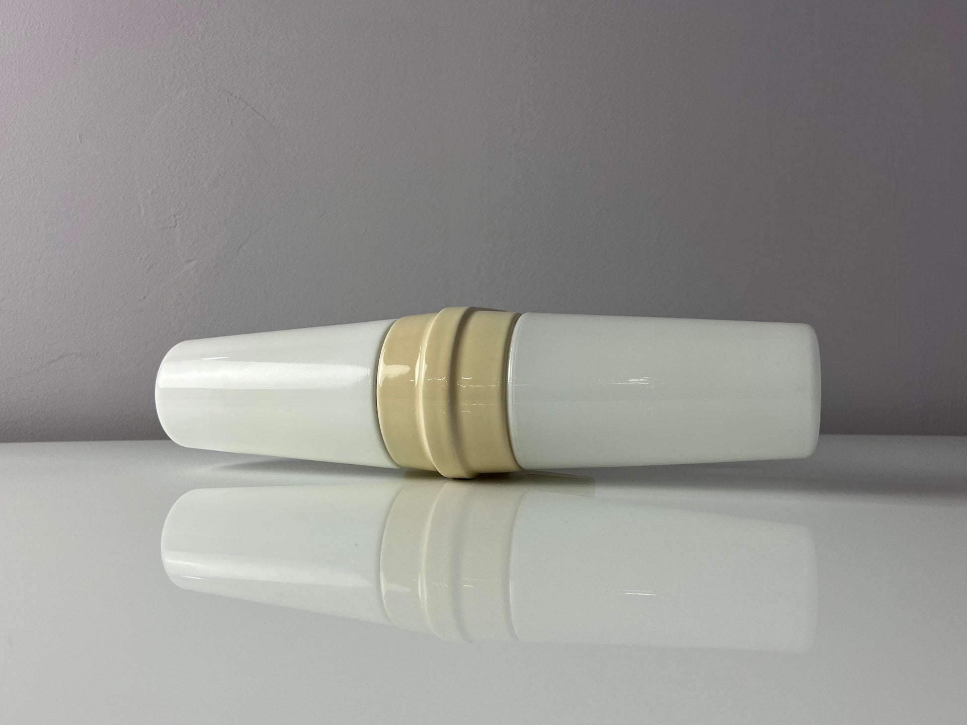 Vintage Wandlampe Modell 6060 von Sigvard Bernadotte für Ifö creme