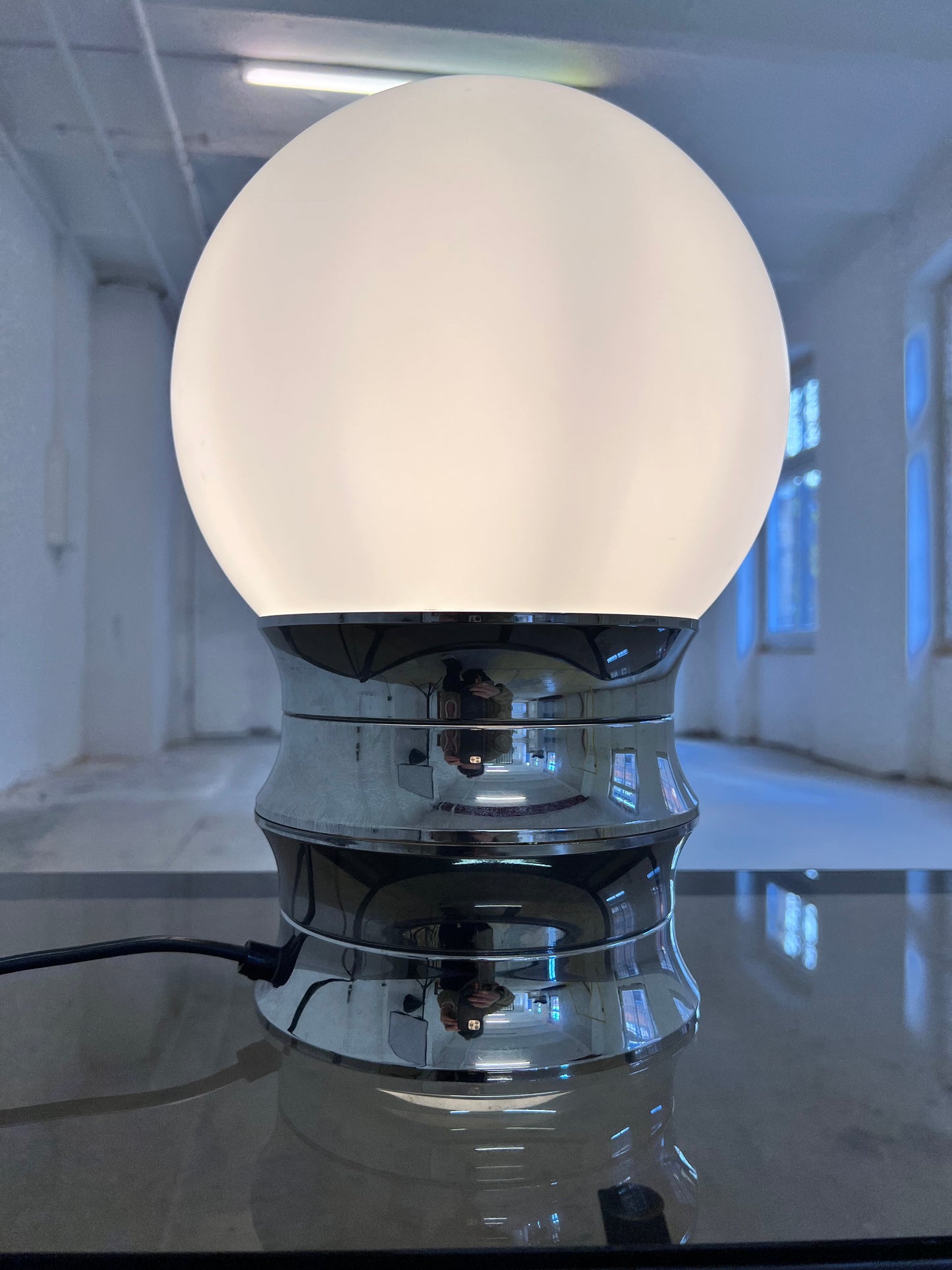 Vintage Tischlampe von VEB NARVA Chrom Opalglas