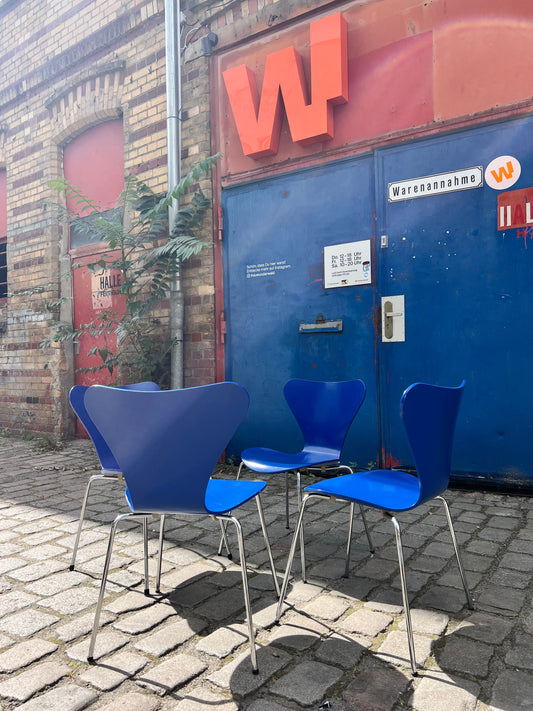 Vintage Stuhl Serie 7 Königsblau von Arne Jacobsen für Fritz Hansen Set von 4