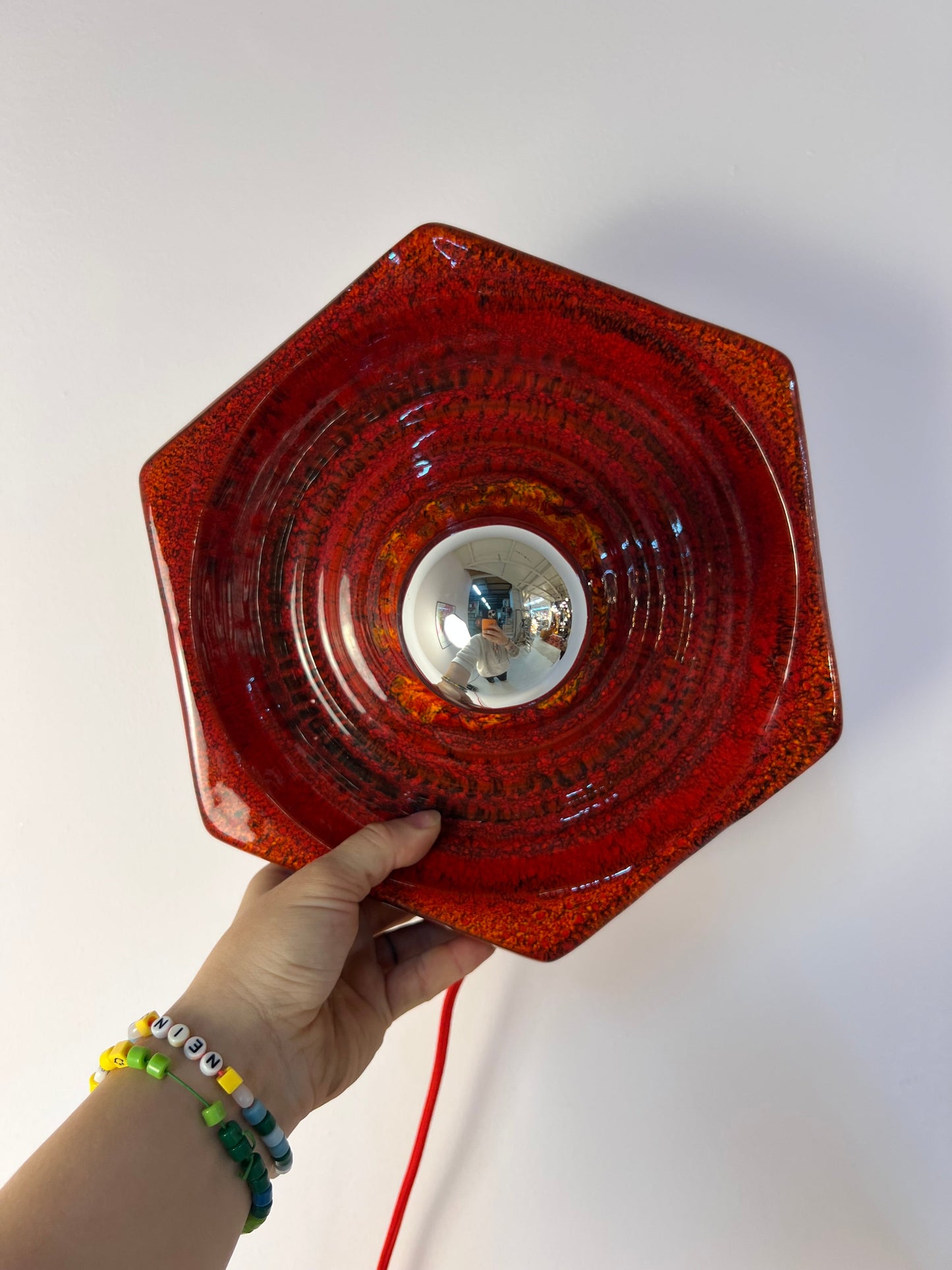 Vintage Wandlampe von Hustadt Leuchten, rote Keramik in Hexagon-Form