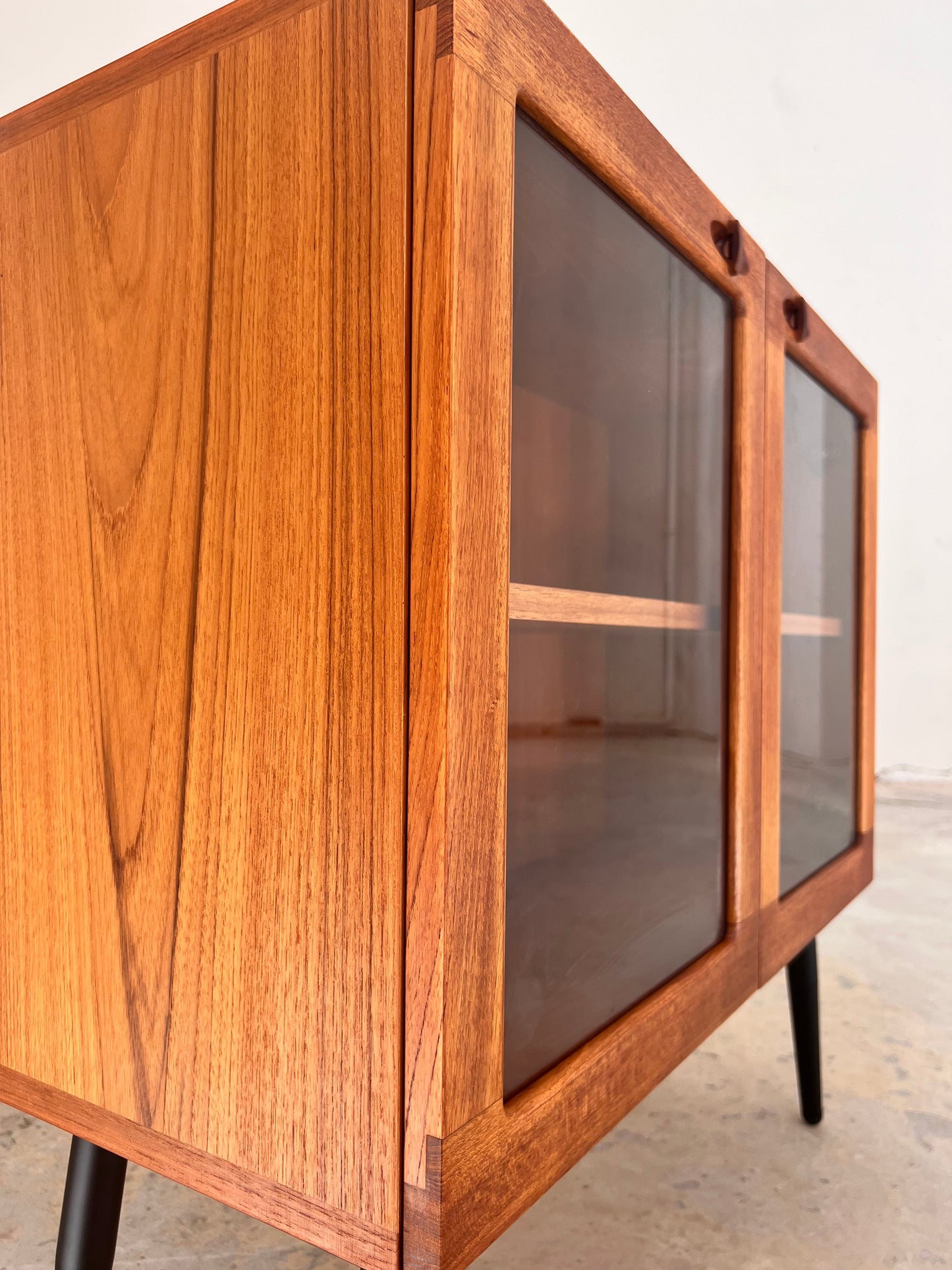 Vintage Vitrine von H. W. Klein für Bramin