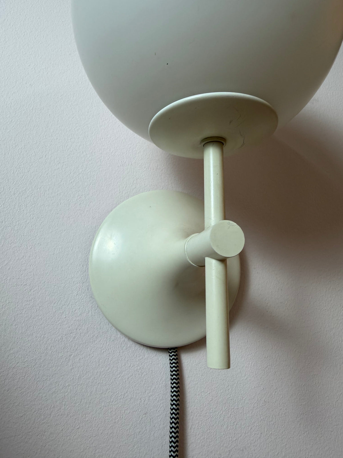 Vintage Wandlampe Opalglas von Max Bill für Temde