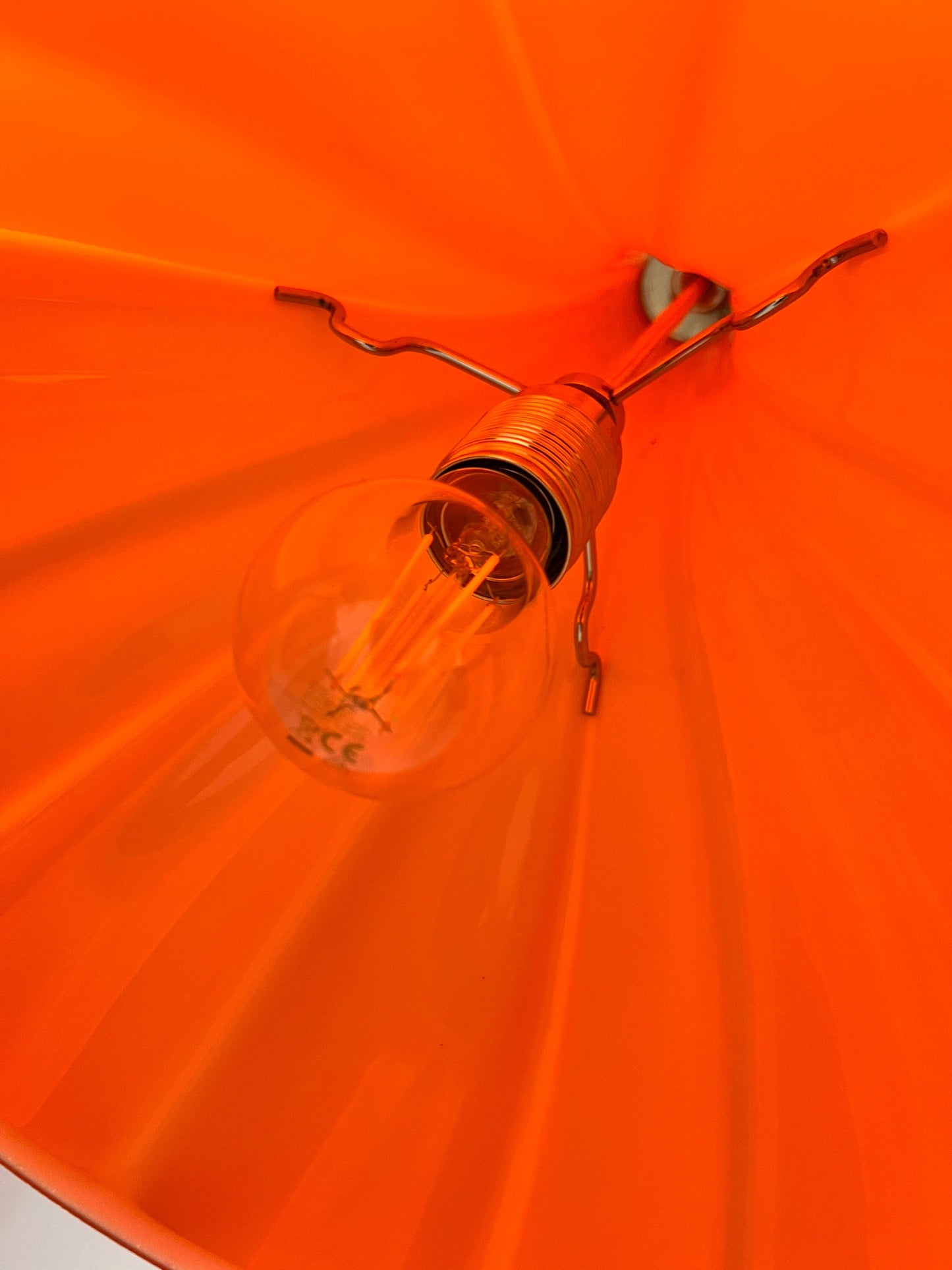 Lampe fleur vintage en verre orange par Peill+Putzler