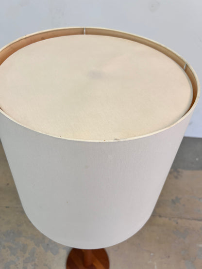 Vintage Stehlampe Teak mit Seidenschirm aus Dänemark
