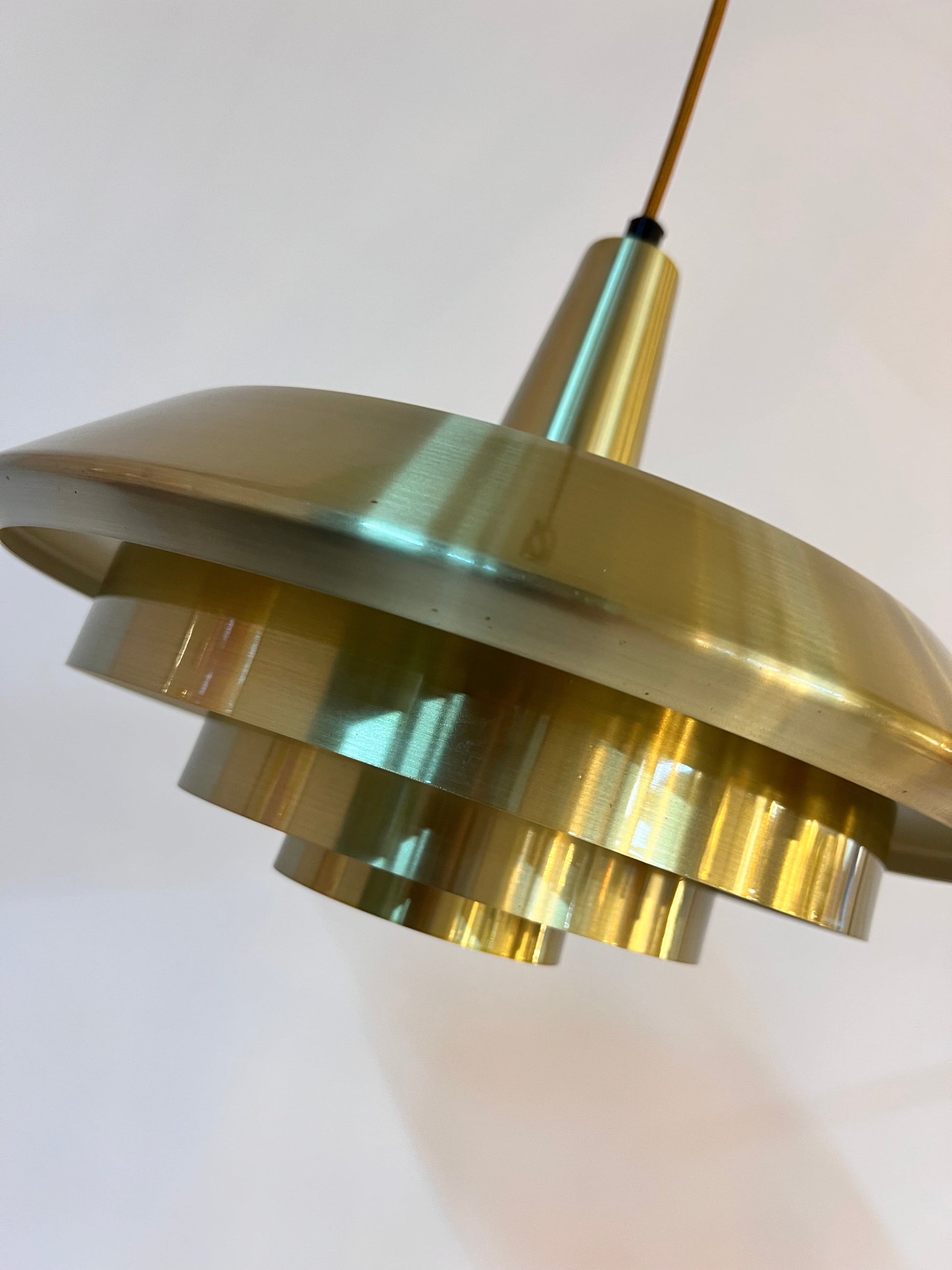 Vintage Lamellenlampe Gold aus Dänemark