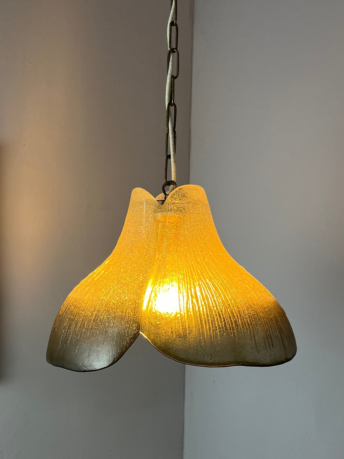 Vintage Hängelampe Blume von Peill und Putzler