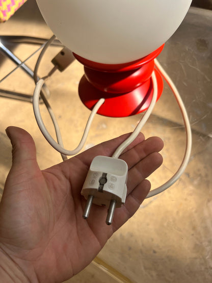 Lampe de table vintage en verre opale rouge par Temde