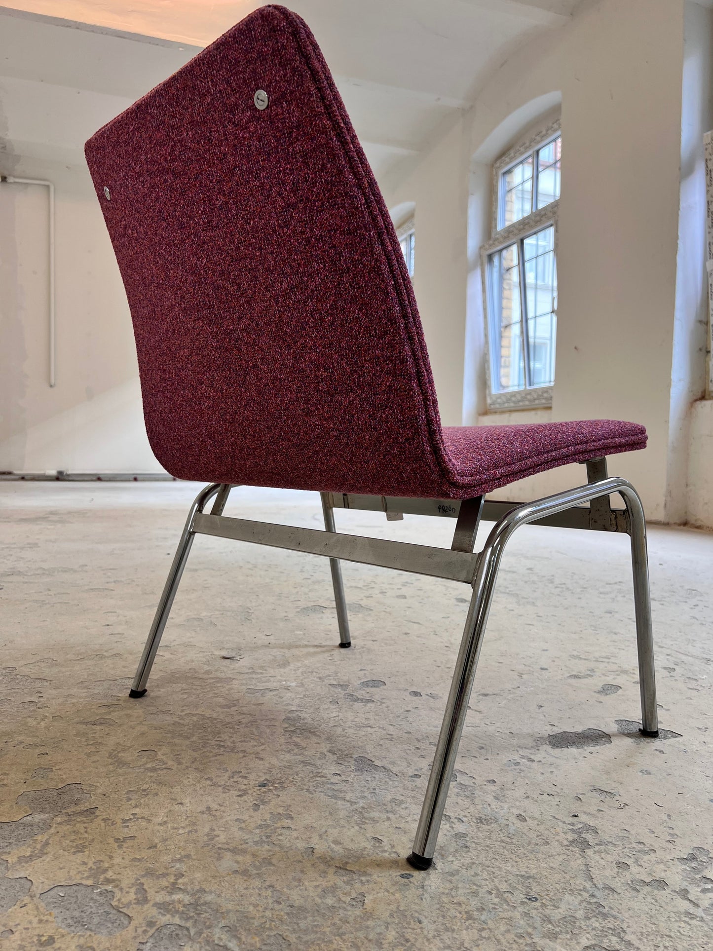 Vintage Sessel Lufthavnsstol von Anden Arkitekt für Duba Møbelindustri brombeer-pink Chrom