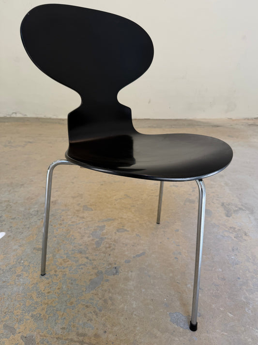 Vintage Stuhl "Ameise" dreibeinig von Arne Jacobsen für Fritz Hansen