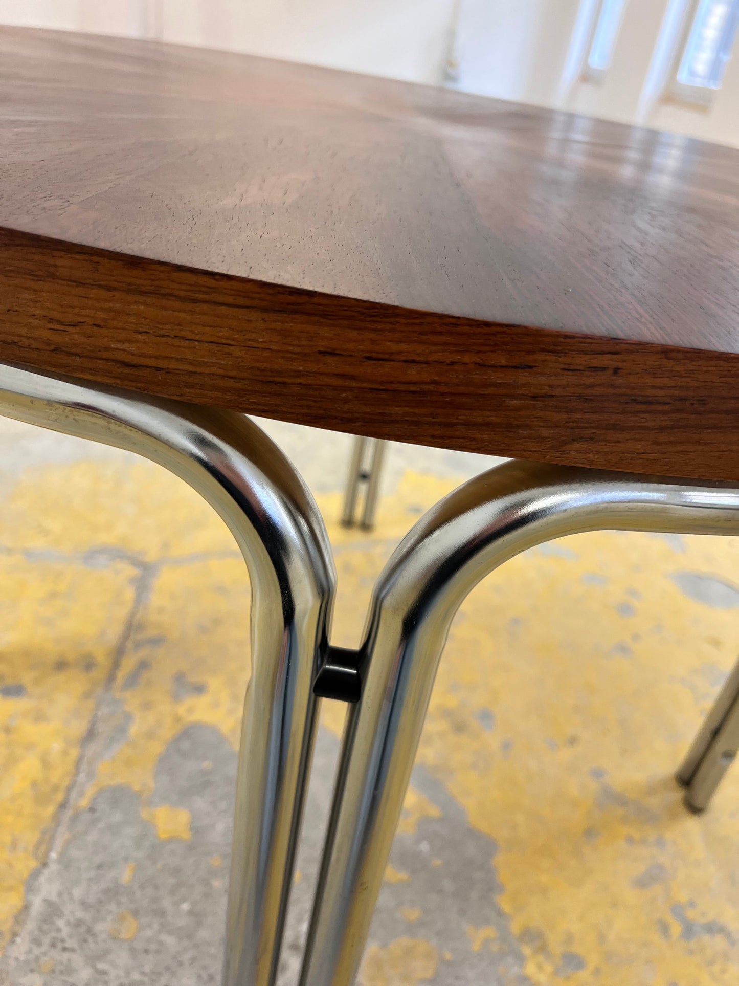 Vintage Esstisch rund Palisander und Chrom