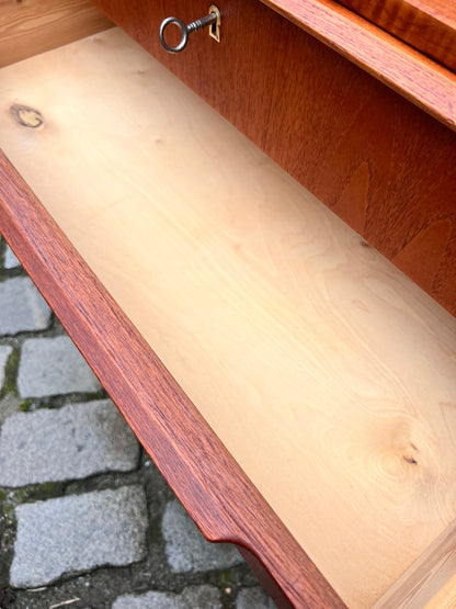 Vintage Kommode Teak mit Schloss aus Dänemark