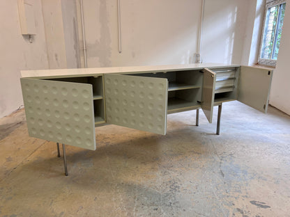 Vintage Sideboard mit kreisförmigem Reliefmuster aus Belgien