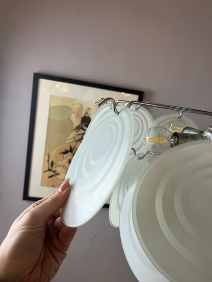 Vintage Kronleuchter weiß silber mit Glasscheiben von Vistosi inspiriert