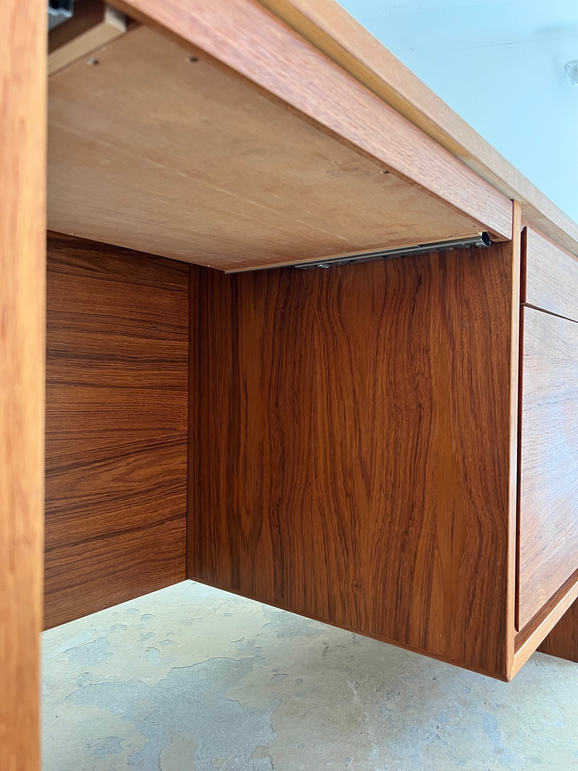 Vintage Schreibtisch Teak mit Laptop-Fach aus Dänemark