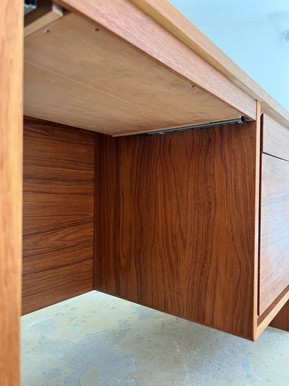 Vintage Schreibtisch Teak mit Laptop-Fach aus Dänemark