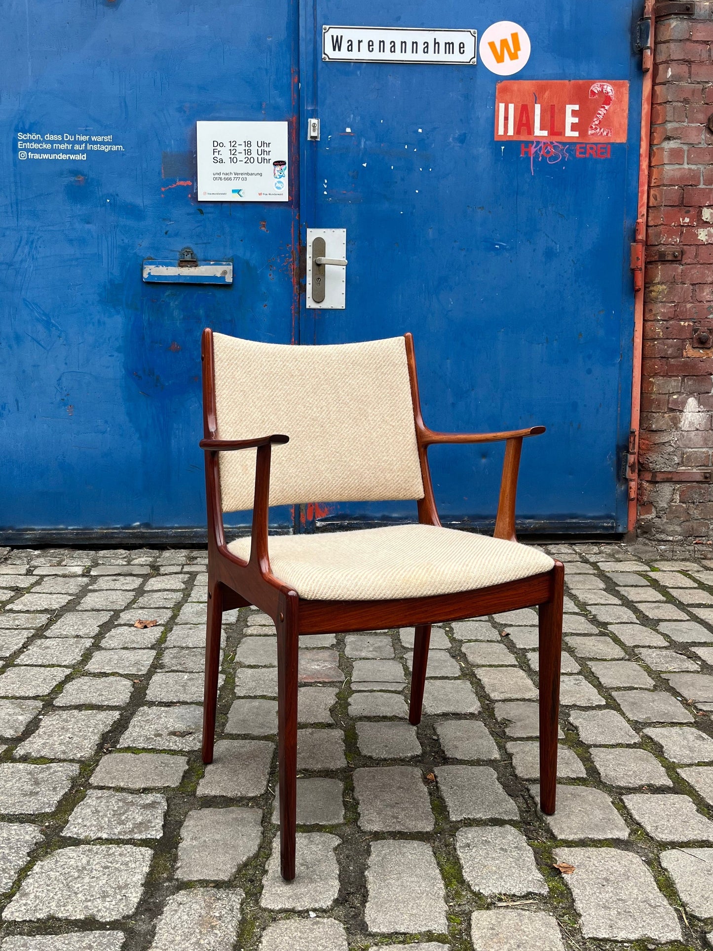 Vintage Armlehnstuhl von Johannes Andersen für Uldum Møbelfabrik mit Wollbezug