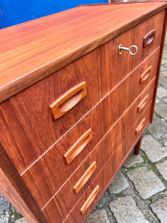 Vintage Kommode Teak mit Schloss aus Dänemark