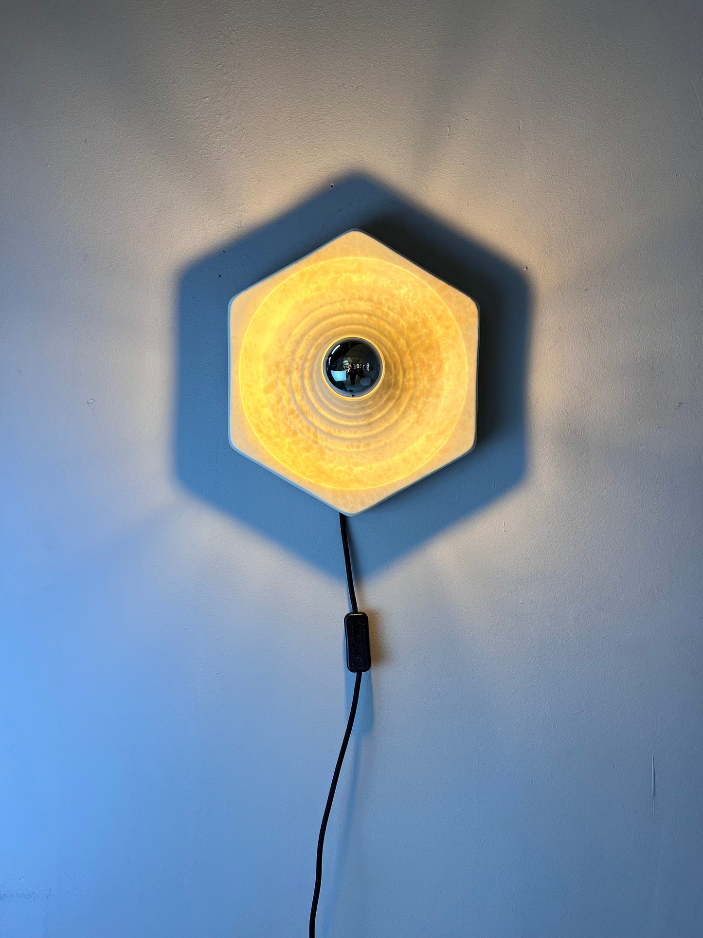 Vintage Wandlampe von Hustadt Leuchten sechseckig creme marmoriert