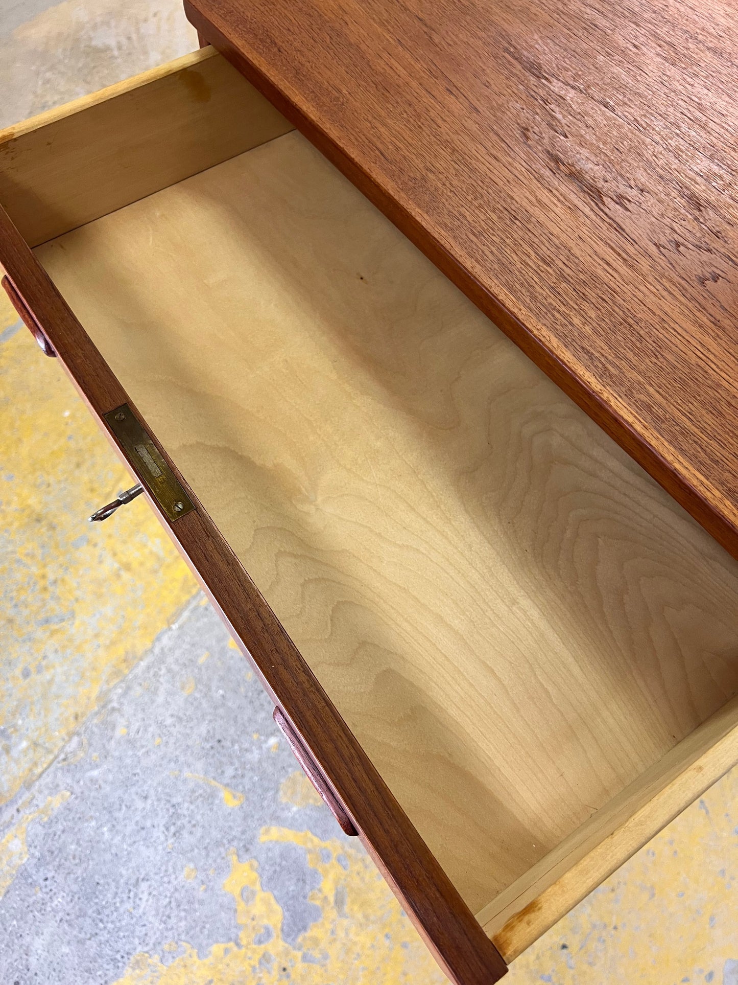 Vintage Kommode Teak mit Schloss aus Dänemark, sechs Schubladen, originale Schlüssel, skandinavisch