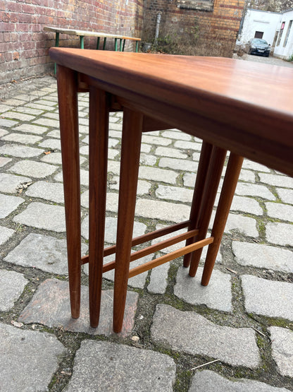 Vintage Satztisch von Opal Kleinmöbel aus Teak