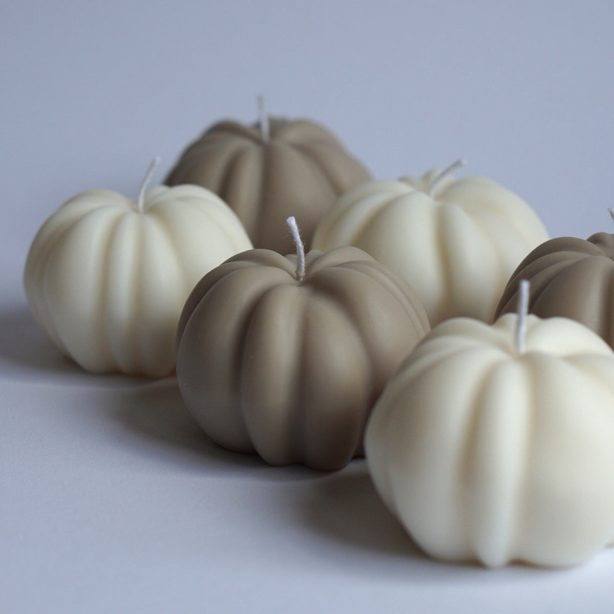 Handmade candle pumpkin medium size