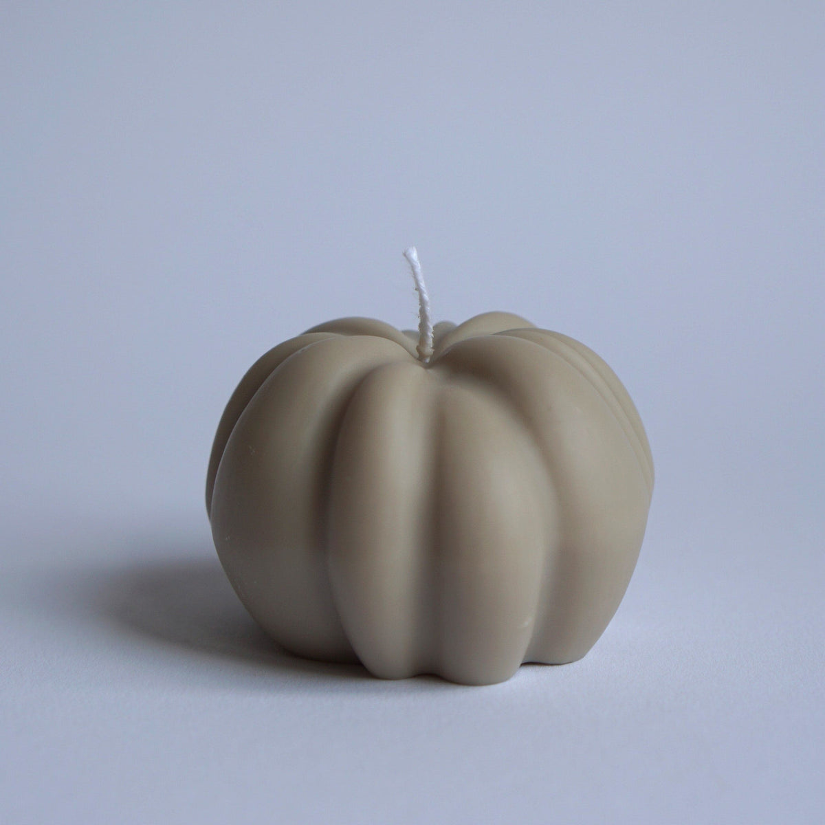 Handmade candle pumpkin medium size